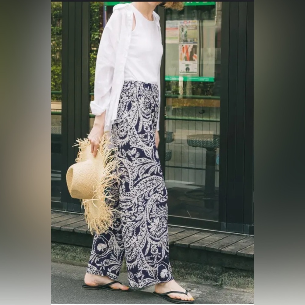 ❤️Max Studio Navy and White Wide Leg Pants